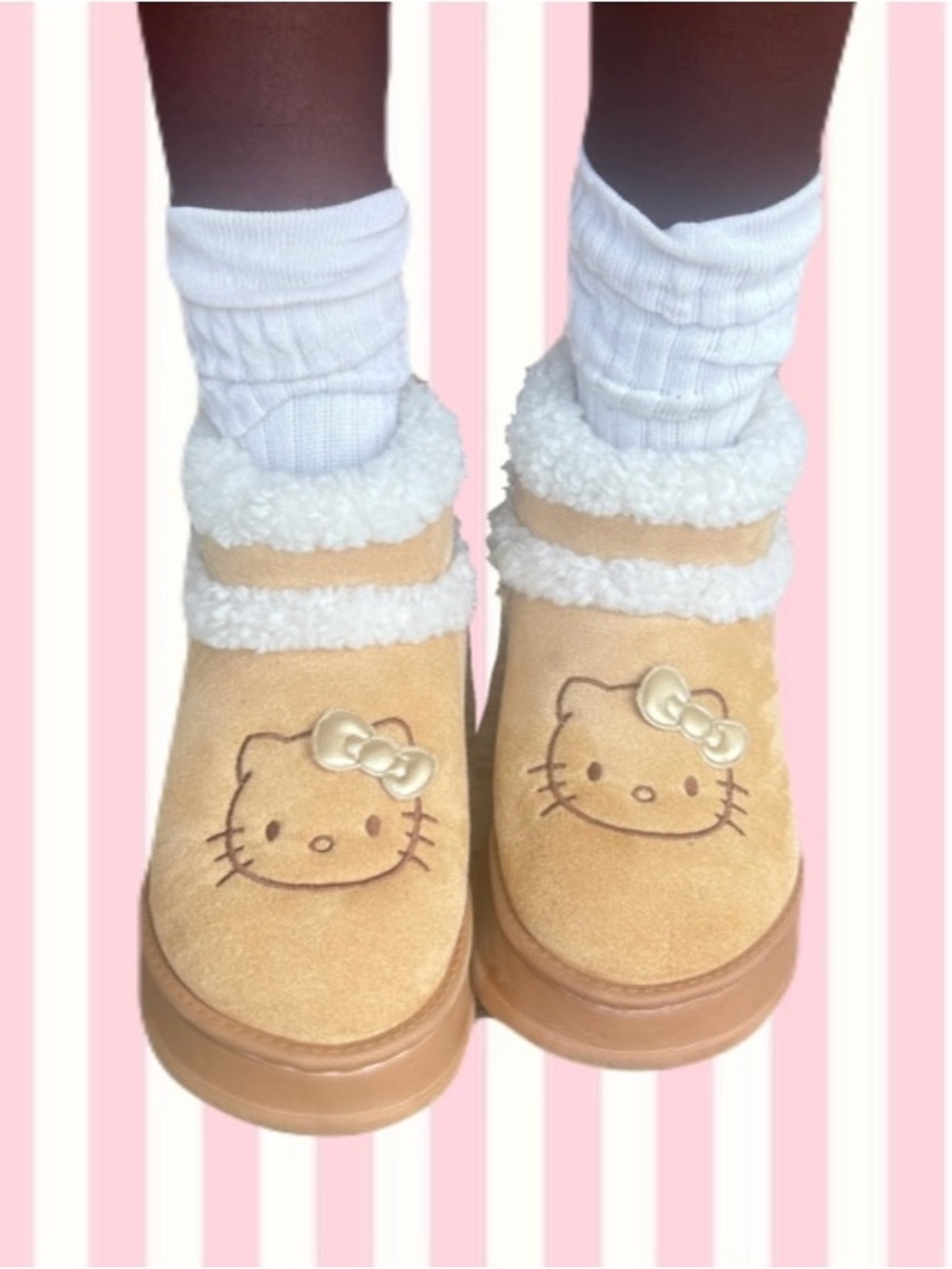 Hello Kitty Uggs (8-8.5)